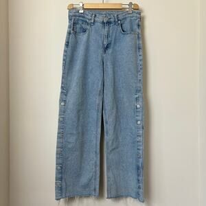 GAP Baggy Low Rise Denim Jeans Faded Light Blue Button Accent 26 / 2